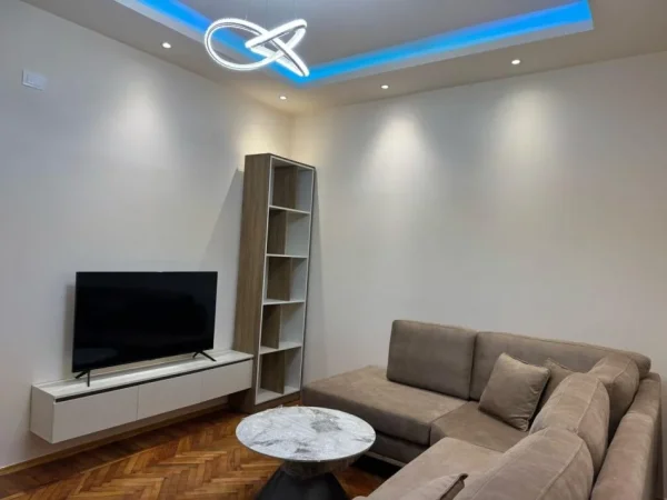 Tirane, jepet me qera apartament 1+1 Kati 3, 74 m² 600 € (RRUGA E DIBRËS)