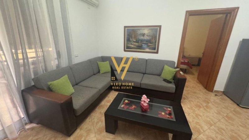 Tirane, jepet me qera apartament 1+1+Ballkon Kati 2, 65 m² 450 € (RRUGA ARKITEKT SINANI)