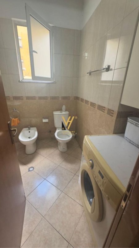 Tirane, jepet me qera apartament 1+1+Ballkon Kati 2, 65 m² 450 € (RRUGA ARKITEKT SINANI)
