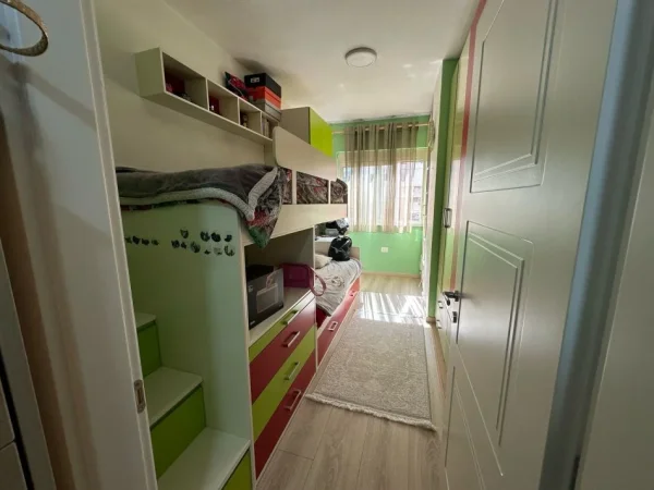 Tirane, jepet me qera 2+1 Kati 3, 98 m² 500 € (Astir Bulevardi Migjeni)