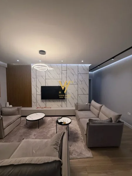 Tirane, shitet apartament 3+1+Ballkon Kati 3, 135 m² 300.000 € (LIQENI I THATE)