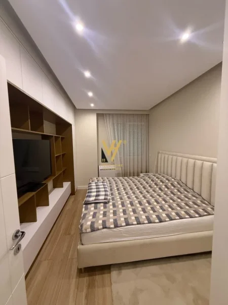 Tirane, shitet apartament 3+1+Ballkon Kati 3, 135 m² 300.000 € (LIQENI I THATE)