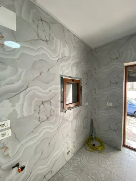 Durres, jepet me qera ambjent biznesi Kati 0, 25 m² 250 € (Shkolla Qemal Mici)