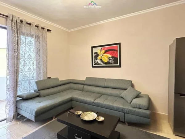 Tirane, jepet me qera apartament 1+1+Ballkon Kati 6, 75 m² 600 € (SELVIA)