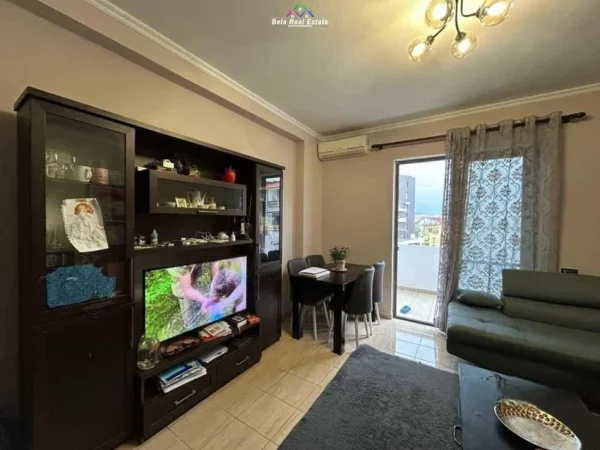Tirane, jepet me qera apartament 1+1+Ballkon Kati 6, 75 m² 600 € (SELVIA)
