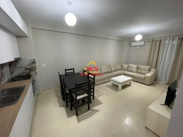 Vlore, shitet apartament 1+1+Ballkon Kati 10, 75 m² (Rruga 7 Nëntori)