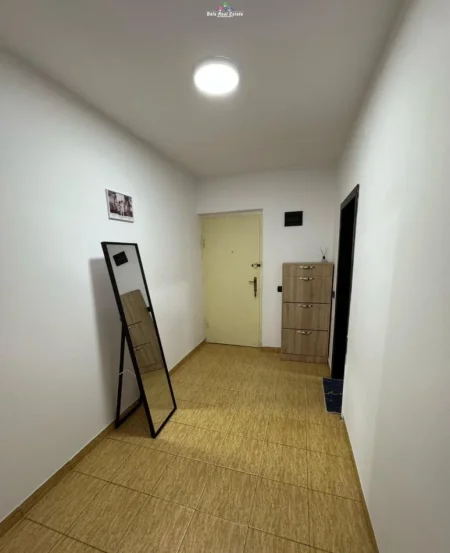 Tirane, shes apartament 1+1+Ballkon Kati 4, 61 m² 103.000 € (ali demi)