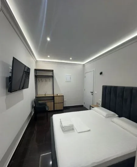 Tirane, jepet me qera apartament 1+1 Kati 3, 40 m² 350 € (QENDRA E TIRANËS)