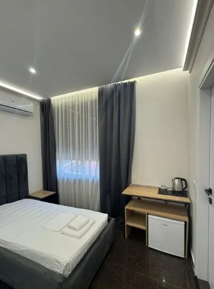 Tirane, jepet me qera apartament 1+1 Kati 3, 40 m² 350 € (QENDRA E TIRANËS)