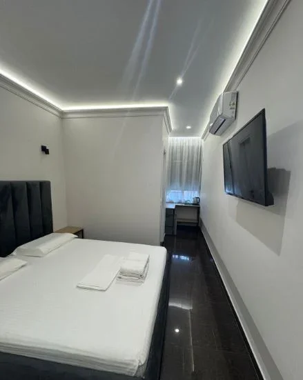 Tirane, jepet me qera apartament 1+1 Kati 3, 40 m² 350 € (QENDRA E TIRANËS)