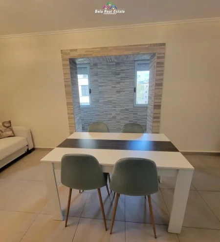 Tirane, jepet me qera apartament 1+1+Ballkon Kati 3, 60 m² 500 € (brryli)
