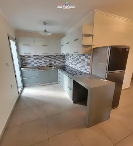 Tirane, jepet me qera apartament 1+1+Ballkon Kati 3, 60 m² 500 € (brryli)