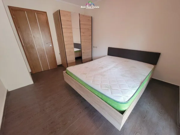 Tirane, jepet me qera apartament 1+1+Ballkon Kati 3, 60 m² 500 € (brryli)