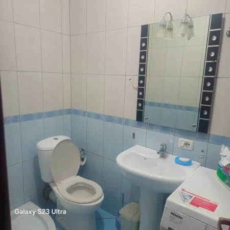 Tirane, shes 2+1+Ballkon , 111 m² 115.000 € (Fresku)