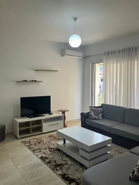Jepet me Qera Apartament 2+1 ne Komunen e Parisit , Qeraja 600 Euro