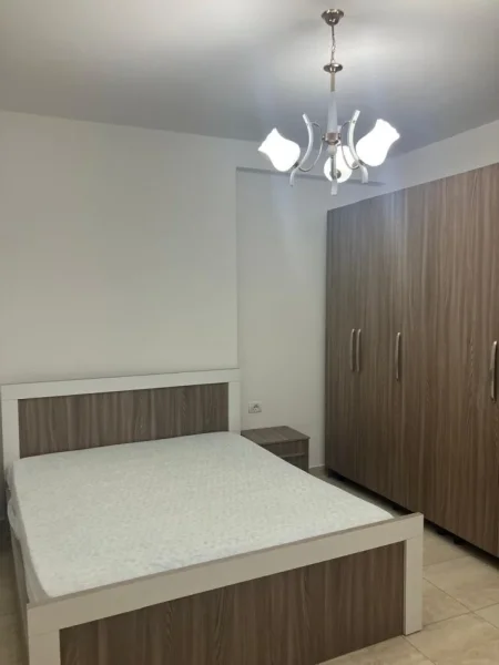 Jepet me Qera Apartament 2+1 ne Komunen e Parisit , Qeraja 600 Euro