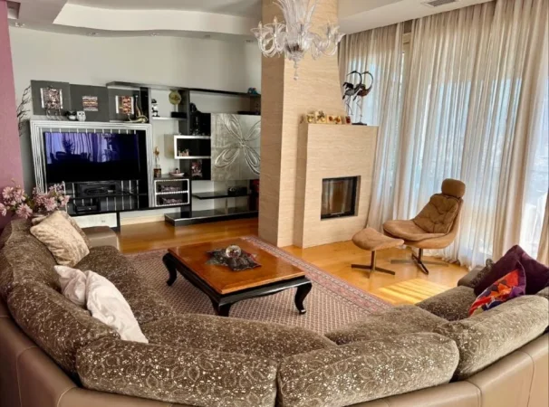 Tirane, shitet apartament 3+1 , 325 m² (Zgjerimi)