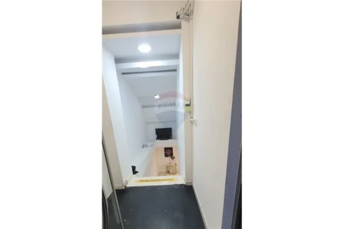 shitet , 268 m² 650.000 € (OFROHET NJESI PER SHITJE,RRUGA MYSLYM SHYRI.)