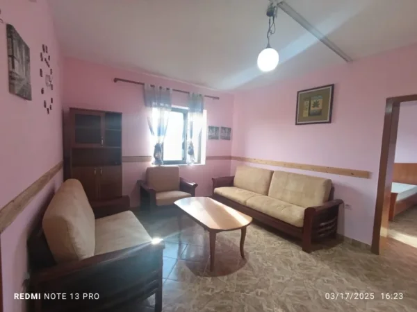 Tirane, jepet me qera apartament 3+1 Kati 3, 100 m² 450 € (Jepet me Qera Super Apartamenti 3+1 ne Xhamllik)