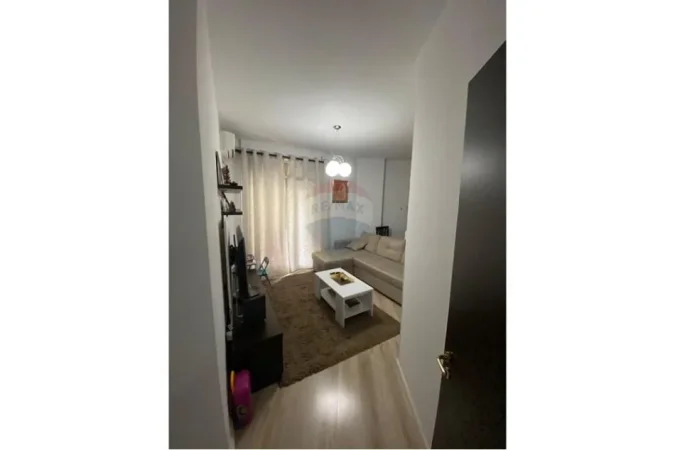 shitet , 57 m² 120.000 € (APARTAMENT 1+1 PER SHITJE TE ISH TREGU ELEKTRIK!)