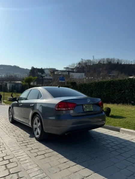 Tirane, shitet makine Volsvagen Benzin, gri e erret automatik Kondicioner 310.100 km 5.699 €