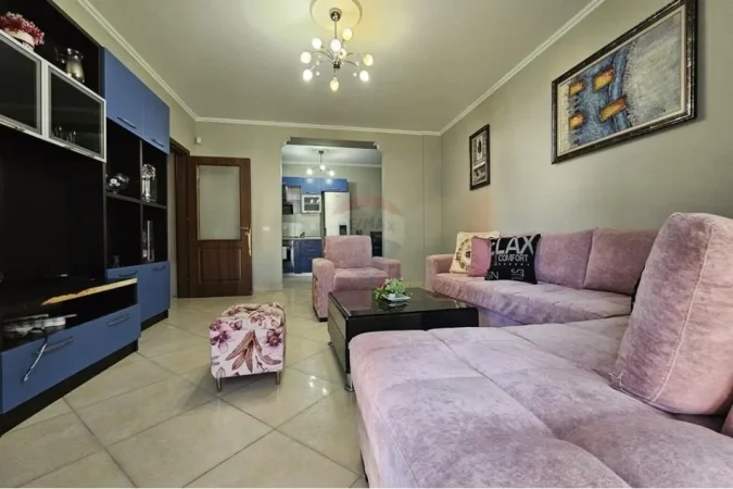 Tirane, jepet me qera apartament 2+1 Kati 3, 500 € (idriz dollaku)