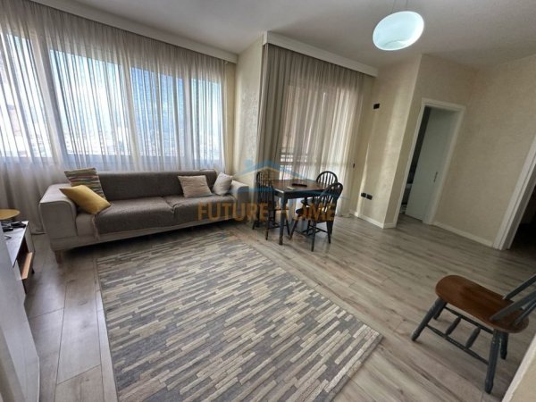 Tirane, jepet me qera apartament 1+1+Ballkon Kati 6, 59 m² 450 € (Unaza e Re)