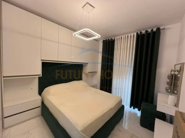 Tirane, jepet me qera apartament 1+1+Ballkon Kati 2, 63 m² 550 € (Unaza e Re)