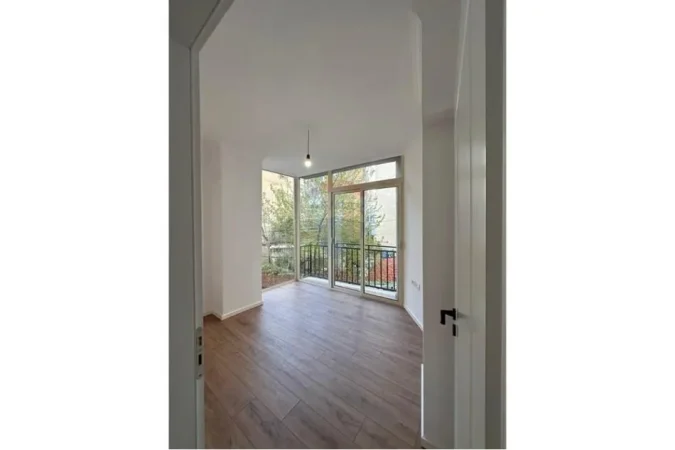 shitet , 43 m² 120.000 € (APARTAMENT 1+1 PER SHITJE TE MINE PEZA)