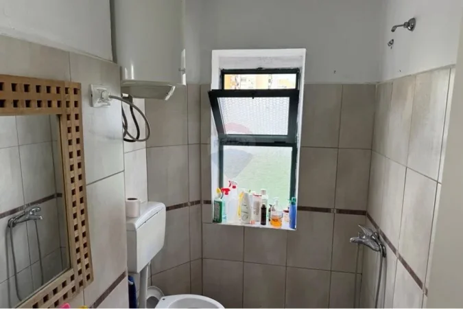 shitet , 60 m² 90.000 € (APARTAMENT 1+1 PER SHITJE NE LAPRAKE)