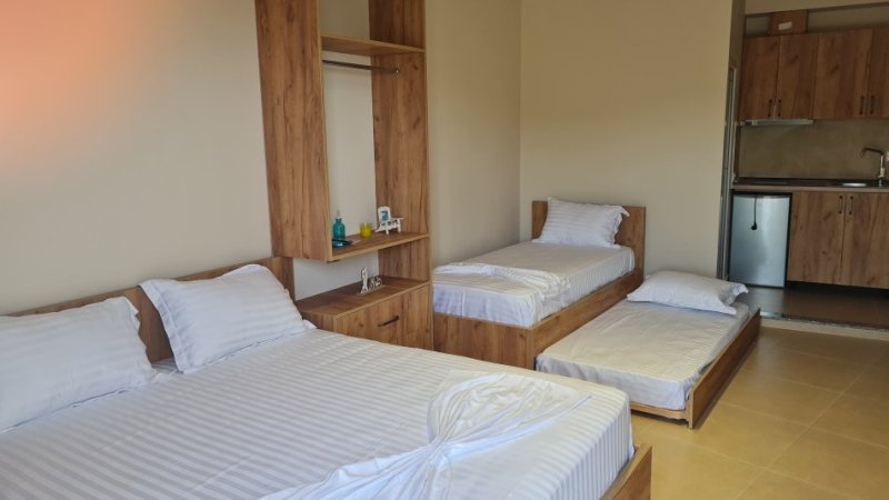 Jepen me qera ditore Apartamente + Vile druri 2 kateshe (Gjiri lalzit)