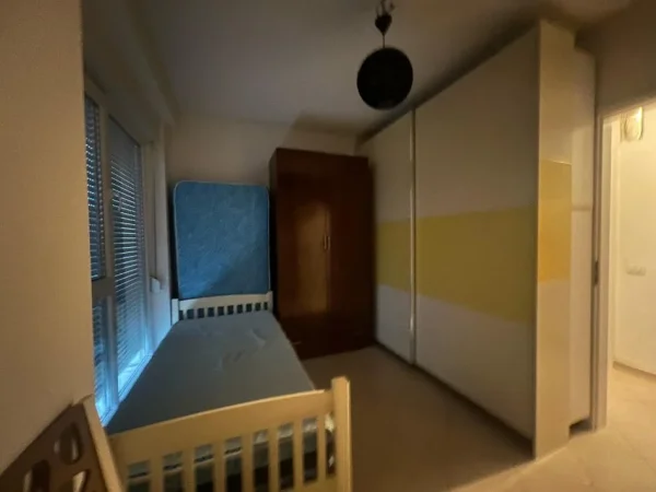 Tirane, jepet me qera apartament 2+1+Aneks+Ballkon Kati 2, 75 m² 500 € (Rruga Siri Kodra)