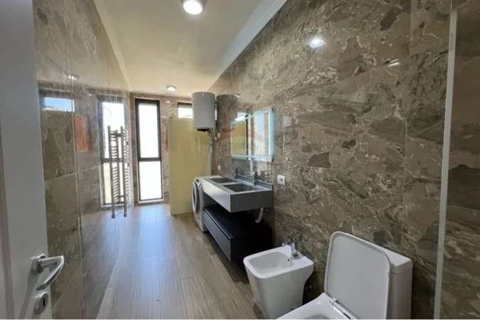 Tirane, shes apartament 2+1 Kati 2, 123 m² 250.000 € (SHITET APARTAMENT 2+1+2 NE SAUK)