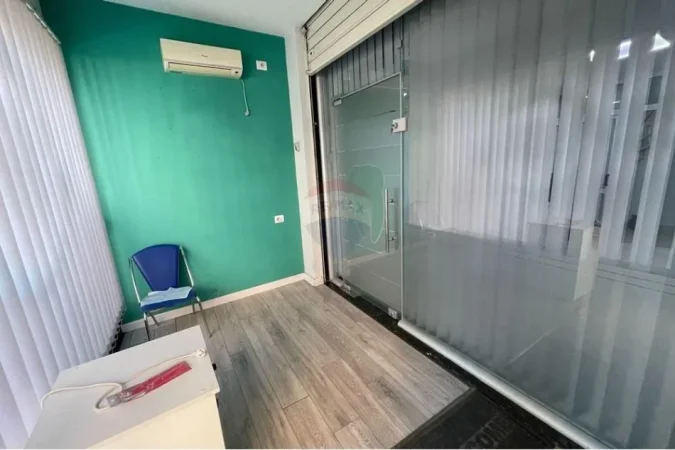 Tirane, shes ambjent biznesi Kati 0, 36 m² 72.000 € (SHITET AMBJENT KOMERCIAL TE RR. RIZA CEROVA!)