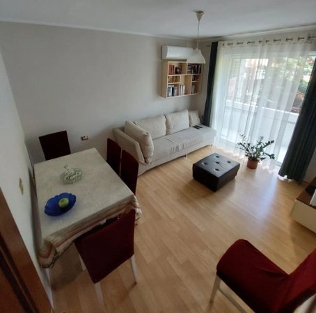 Tirane, jepet me qera apartament 1+1+Ballkon Kati 3, 500 € 