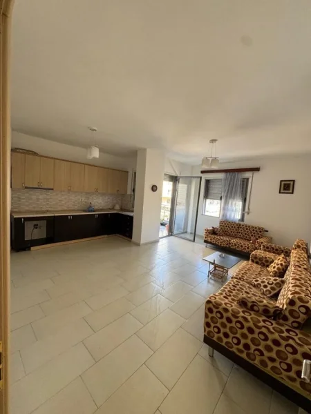 Tirane, jepet me qera apartament 2+1+Ballkon Kati 2, 100 m² 350 € (Astir prane Arc Hotel)