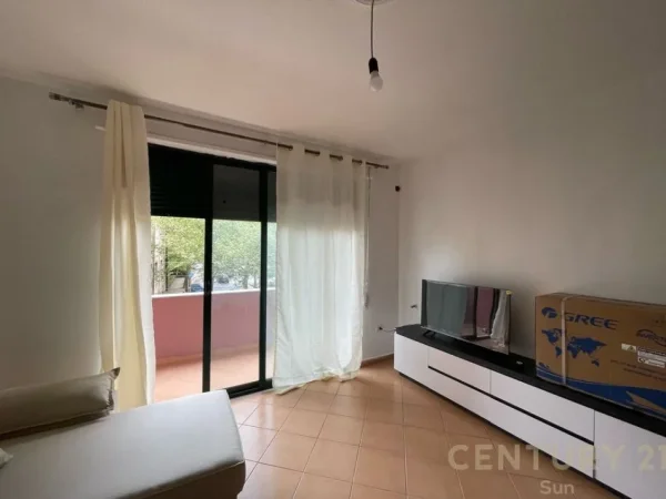 Tirane, jepet me qera apartament 1+1 Kati 1, 68 m² 450 € (Rruga Ali Demi)