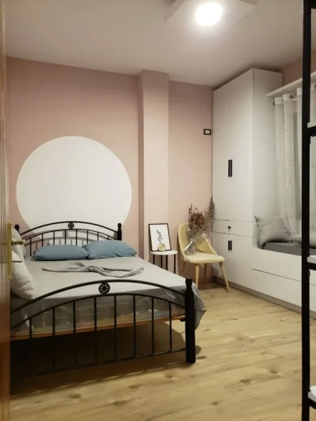 Tirane, jepet me qera apartament 2+1+Aneks+Ballkon Kati 3, 90 m² 450 € (sauk)