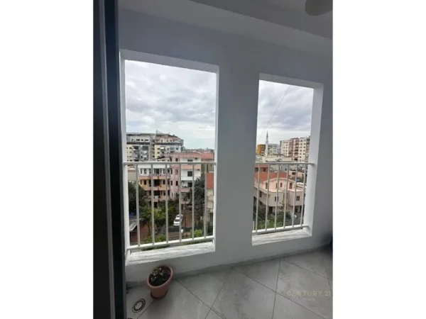 Tirane, jepet me qera apartament 1+1 Kati 5, 56 m² 500 € (Don Bosko)