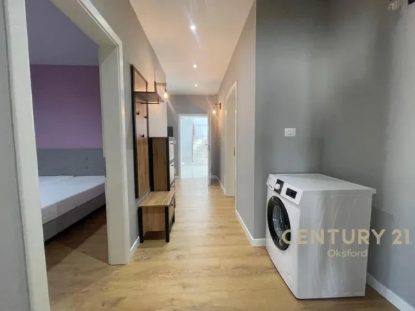 Tirane, jepet me qera apartament 2+1 Kati 2, 123 m² 1.000 € (Kopshti botanik)