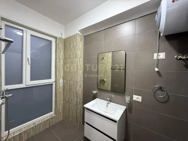 Tirane, jepet me qera apartament 2+1 Kati 6, 105 m² 800 € (Don Bosko)