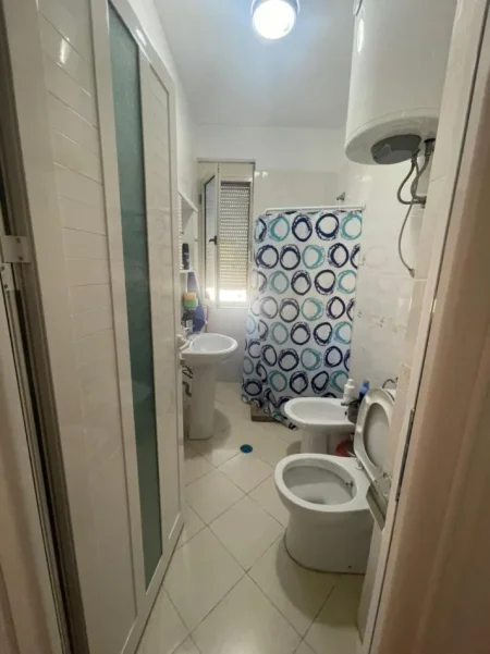 Tirane, shitet apartament 3+1+Ballkon Kati 8, 108 m² 135.000 € (ne Astir)