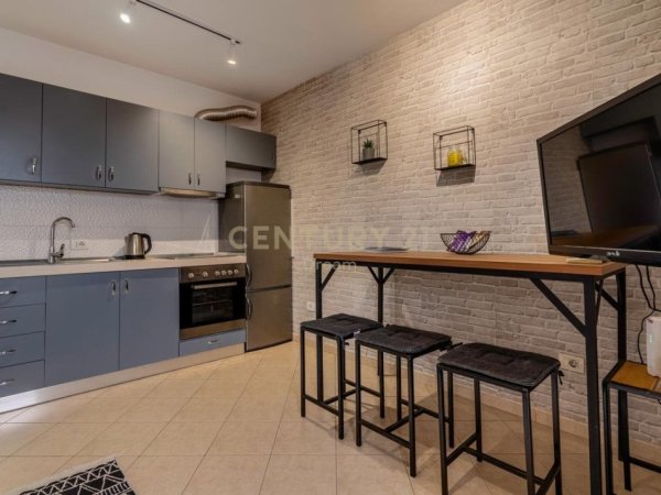 Tirane, shitet apartament 1+1 Kati 5, 59 m² 132.000 € (Pazari i ri)