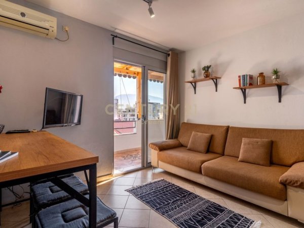 Tirane, shitet apartament 1+1 Kati 5, 59 m² 132.000 € (Pazari i ri)