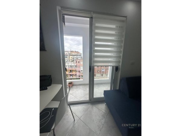 Tirane, jepet me qera apartament 1+1+Ballkon Kati 5, 55 m² 500 € (Don Bosko)