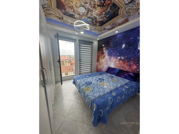 Tirane, jepet me qera apartament 1+1+Ballkon Kati 5, 55 m² 500 € (Don Bosko)