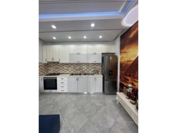 Tirane, jepet me qera apartament 1+1+Ballkon Kati 5, 55 m² 500 € (Don Bosko)