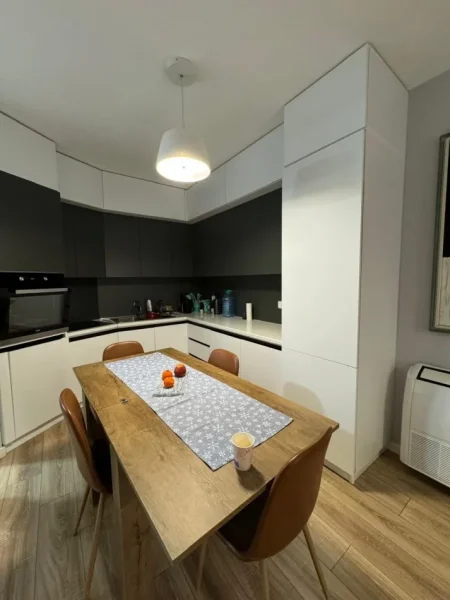 Tirane, jepet me qera apartament 1+1+Aneks+Ballkon Kati 3, 72 m² 600 € (kodra e diellit)