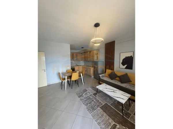 Tirane, shitet apartament 1+1 Kati 6, 70 m² 140.000 € (rruga 5 maj)