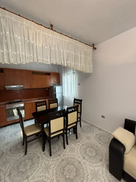 Tirane, jepet me qera apartament 2+1+Aneks+Ballkon Kati 1, 100 m² 420 € (rruga e elbasanit)